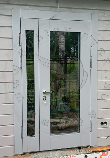 Входная дверь в частный дом с терморазрывом. Белая дверь с терморазрывом. Пластиковая дверь с терморазрывом. Дверь с терморазрывом и стеклопакетом.